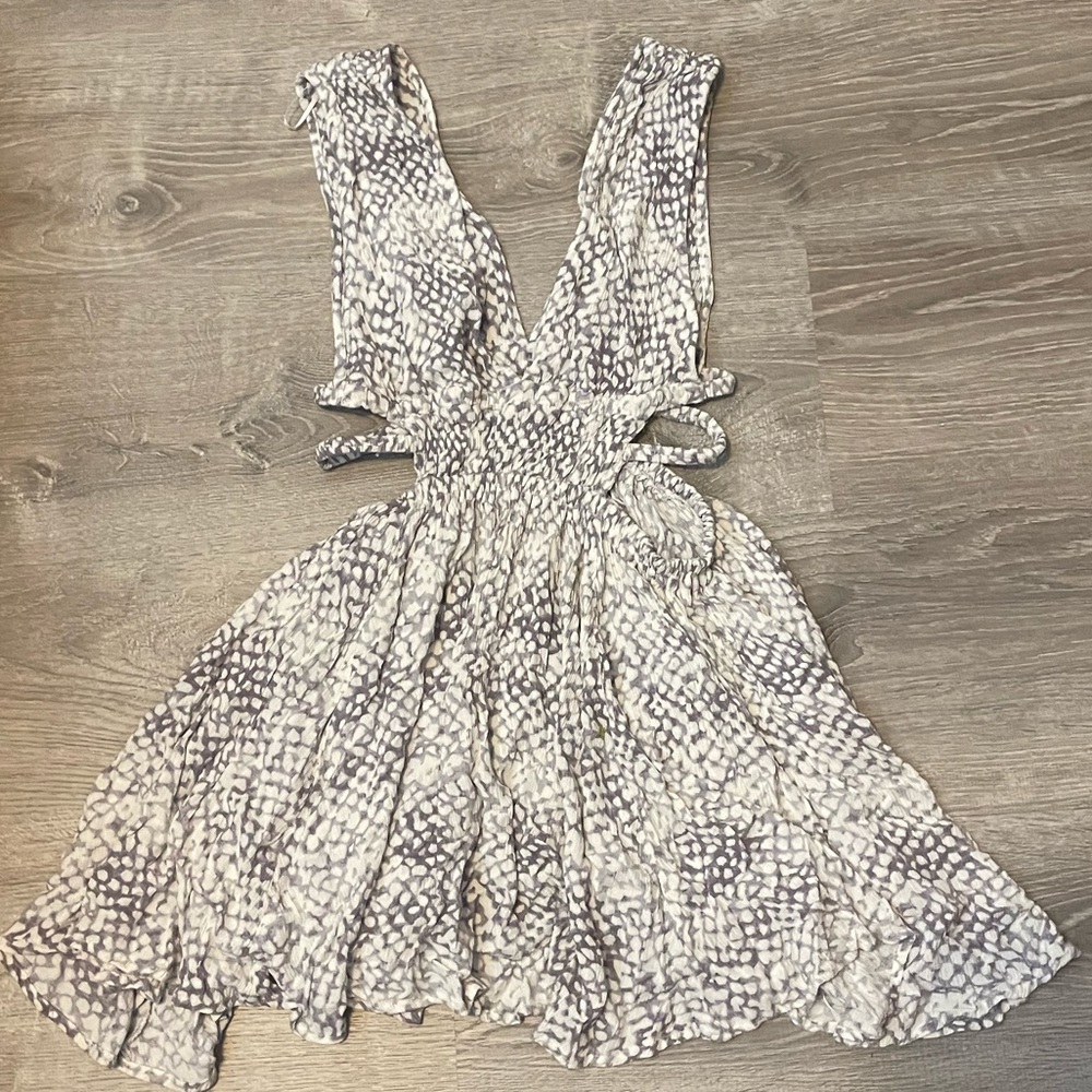 Lovely day v neck cut out mini flowy dress